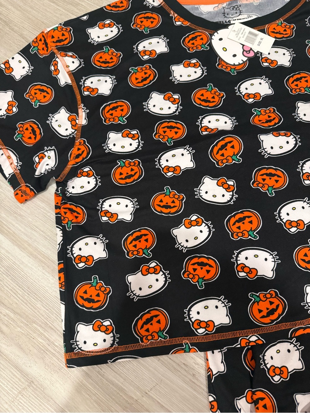Hello Kitty XL Black & Orange Halloween Jack O Lantern Pajama Set for Women - Picture 2 of 5